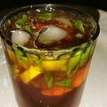 Neeta kamble का कुकस्नैप जब उन्होंने लेमन और मिन्ट आइस टी (Lemon aur mint ice tea recipe in hindi) बनाया था।