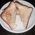 Anika jha का कुकस्नैप जब उन्होंने आलू प्याज़ के सैंडविच (aloo pyaz ke sandwich recipe in Hindi) बनाया था।