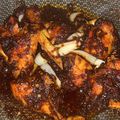Cooksnap Riscook semasa beliau membuat Ayam Kicap Rempah Kurma.