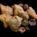Marwadi Kitchen ( Manisha Agrawal ) का कुकस्नैप जब उन्होंने मीठे समोसे (meethe samose reicpe in Hindi) बनाया था।