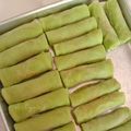 Cooksnap Lily Suryani Mohd Ali semasa beliau membuat Kuih ketayap.