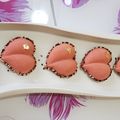 صورة من أم أنس، شاركها بعد تجربة وصفة قلوب محشية بكريمة الجوزية وكراميل توفيا بنة رائعة 🌹🌹