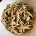 Cooksnap dari rina trias untuk resep Tumis Brokoli Jamur Shimeji Bawang Putih (Garlic Broccoli-Shimeji Stir Fry)