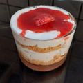 Cooksnap από Anna Giallourakis στη συνταγή Γλυκό ψυγείου με κουλουράκια και μαρμελάδα