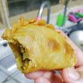 Cooksnap Nazneen Ramly semasa beliau membuat Karipap Crunchy.