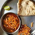 Pariksha Gupta का कुकस्नैप जब उन्होंने सेव प्याज़ टमाटर की सूखी सब्जी (sev pyaz tamatar ki sukhi sabzi recipe in Hindi) बनाया था।
