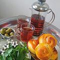 کوک اسنپ ریحانه گلی بعد از امتحان کردن نان شیرین عصرانه.