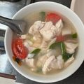 รูป Cooksnap ของ Kong Kleangthong เมื่อเขาทำ "ต้มยำไก่น้ำใส" 🐔🌶🍎🥣Spicy Chicken Clear Soup