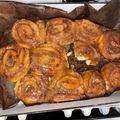 Boglárka Vencel Cooksnap-ja, amikor elkészítette a(z) FAHÉJAS CSIGA 🥮 CINNABON 🥮 CINNAMON ROLL receptet.
