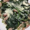 Cooksnap de Rafaela quando cozinhou Espinafre refogado com bacon.