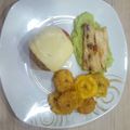 El cooksnap de maria belen farfan muentes cuando hizo Salmón a la naranja miel y limón c/ tomate relleno.