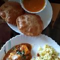Reena Verbey का कुकस्नैप जब उन्होंने आमरस,पूरी और आलू की सब्जी (Aamras, puri, aloo sabzi recipe in Hindi) बनाया था।