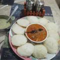 Seema Gupta का कुकस्नैप जब उन्होंने सूजी की इडली सांबर के साथ (Suji ki idli sambar ke sath recipe in hindi) बनाया था।