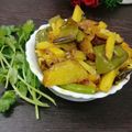Madhu Jain का कुकस्नैप जब उन्होंने सेम आलू की सूखी सब्जी(same aloo ki sabzi recipe in hindi) बनाया था।