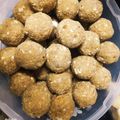 Kavita Jain का कुकस्नैप जब उन्होंने मेथी के गुणकारी लड्डू Methi ke gunkari laddu recipe in Hindi) बनाया था।
