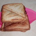 Anjali mehta का कुकस्नैप जब उन्होंने आलू प्याज़ के सैंडविच (aloo pyaz ki sandwich recipe in Hindi) बनाया था।