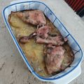 El cooksnap de Tomás Alberto Serrano Sosa cuando hizo Muslos de pollo al horno con una cama de papas y cebolla.