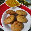 Mamta Roy का कुकस्नैप जब उन्होंने प्याज़ की कचौड़ी (Rajasthani pyaz ki kachori recipe in Hindi) बनाया था।