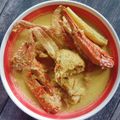 Cooksnap Lily Suryani Mohd Ali semasa beliau membuat Ketam Masak Lemak Cili Padi.