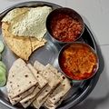 Pooja Maheshwari का कुकस्नैप जब उन्होंने दोपहर की थाली (लंच) (dopahar ki thali recipe in Hindi) बनाया था।