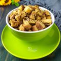 Cooksnap dari pawon mommy najam untuk resep Garlic Croutons - Roti gurih dan renyah topping salad/soup!