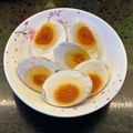 Cooksnap Sesimple Loralin semasa beliau membuat Telur Masin Rebus.