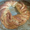Cooksnap από Roula Voulga στη συνταγή Ανοιξιάτικο στεφάνι κανέλας