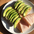 El cooksnap de @tesa.cuina cuando hizo Tostada de tortilla y jamón york, aguacate y canónigos.