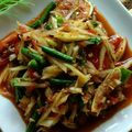 Cooksnap Muniroh Annuar semasa beliau membuat Somtam Betik.