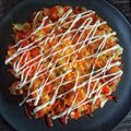 Cooksnap Rose Nani Nizah Nayan semasa beliau membuat Pizza Roti Gardenia.