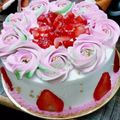 Madhu Jain का कुकस्नैप जब उन्होंने स्ट्रॉबेरी केक (Strawberry Cake recipe in hindi) बनाया था।