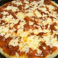 Cooksnap dari karinagozal untuk resep Pizza sosis mozarella teflon