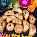 Gayatri Deb Lodh का कुकस्नैप जब उन्होंने मावा गुजिया (Mawa gujiya recipe in hindi) बनाया था।