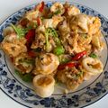 รูป Cooksnap ของ Gunyoonn yoon เมื่อเขาทำ กุ้งหมึกผัดไข่เค็มเพียวๆ 🦐 🦑 🥚/ Extra ordinary seafoods & salted eggs stir fry 🦐 🦑 🥚