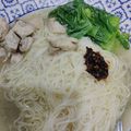 Cooksnap Fatin Fauzi semasa beliau membuat Pan Mee Sup Simple dengan Minyak Cili Kering & Bawang Putih Special.