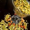 کوک اسنپ Ashpazi Ba Maryam بعد از امتحان کردن خلال پسته.