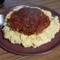 El cooksnap de Laura cuando hizo Polenta pigmentada con Vegetales y queso. Salsa con salchichas.