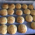 又係李呀 的 【COOKING BUBU】超好吃！鹹蛋黃一口酥做法 ♥ cooksnap