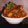 Chef Richa pathak. का कुकस्नैप जब उन्होंने आलू गोभी की सब्जी (Aalu gobhi ki sabzi recipe in Hindi) बनाया था।