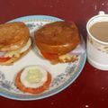 Navi Sharma का कुकस्नैप जब उन्होंने बर्गर (BURGER RECIPE IN HINDI) बनाया था।