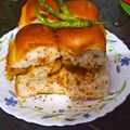 Mamta Dwivedi का कुकस्नैप जब उन्होंने बड़ा पाव (vada pav recipe in Hindi) बनाया था।