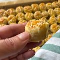 kisördög Cooksnap-ja, amikor elkészítette a(z) Juhtúrós pogácsa receptet.