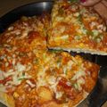 Apeksha sam का कुकस्नैप जब उन्होंने होममेड पिज़्ज़ा (Homemade pizza recipe in Hindi) बनाया था।