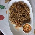 Rita Mehta ( Executive chef ) का कुकस्नैप जब उन्होंने वेज़ तीखी चाऊमीन (Veg teekhi chowmein recipe in hindi) बनाया था।