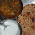 Nikki jain का कुकस्नैप जब उन्होंने आलू मटर और टमाटर की सब्जी(aloo matar aur tamatar ki sabzi recipe in hindi) बनाया था।
