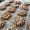 Fekete Tünde Cooksnap-ja, amikor elkészítette a(z) Zabkeksz (cukormentes, teljes kiőrlesű, low carb) receptet.