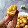 Cooksnap Julia ALeen Aireish semasa beliau membuat Cucur Jagung Lemak Manis.