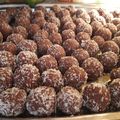 Zsófia Sárkány Cooksnap-ja, amikor elkészítette a(z) Egyszerű, hagyományos kókuszgolyó receptet.