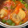 El cooksnap de @tesa.cuina cuando hizo Contramuslos de pollo con tomate en estuche Lékué al microondas.