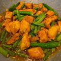 Cooksnap MocQue semasa beliau membuat Ayam Goreng Kunyit Kacang Buncis.